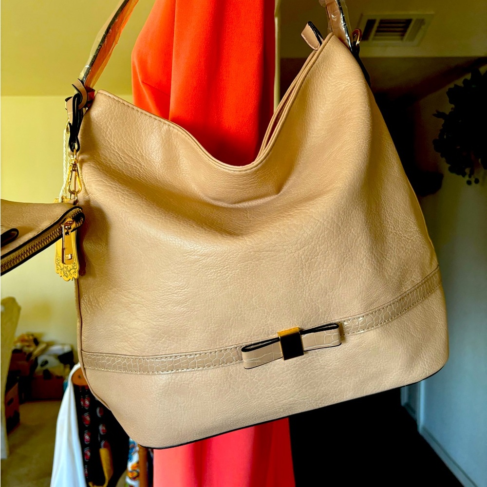 Jojo. Beautiful Hobo Vegan Leather Bag